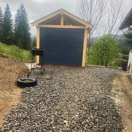 шпінь 4 بيت للعطل