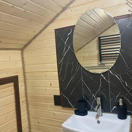 шпінь 4 * فوروختا